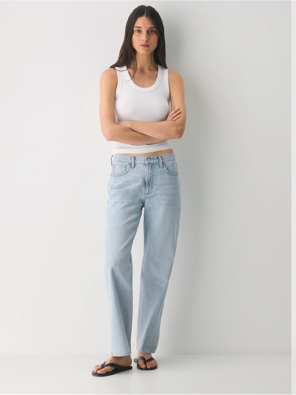 Aritzia Denim Forum Light Wash Relaxed Women’s Jeans The 90’s Iggy Lo-Rise Baggy